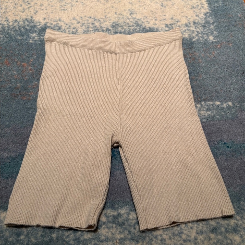 Vamp Official Cream Ribbed High-Waisted Shorts, Medium
